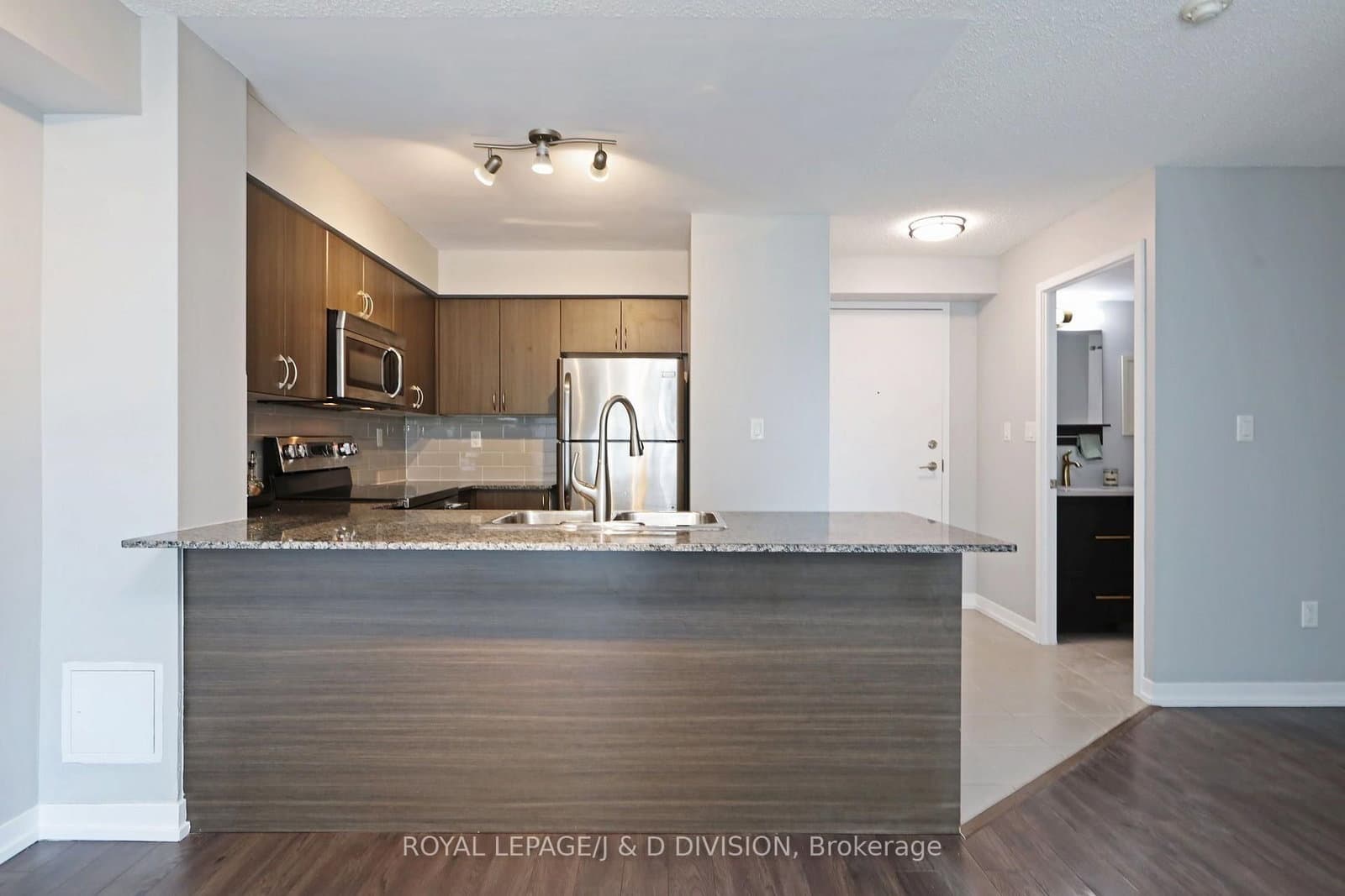 816 Lansdowne Avenue, Unit 511 thumbnail 6