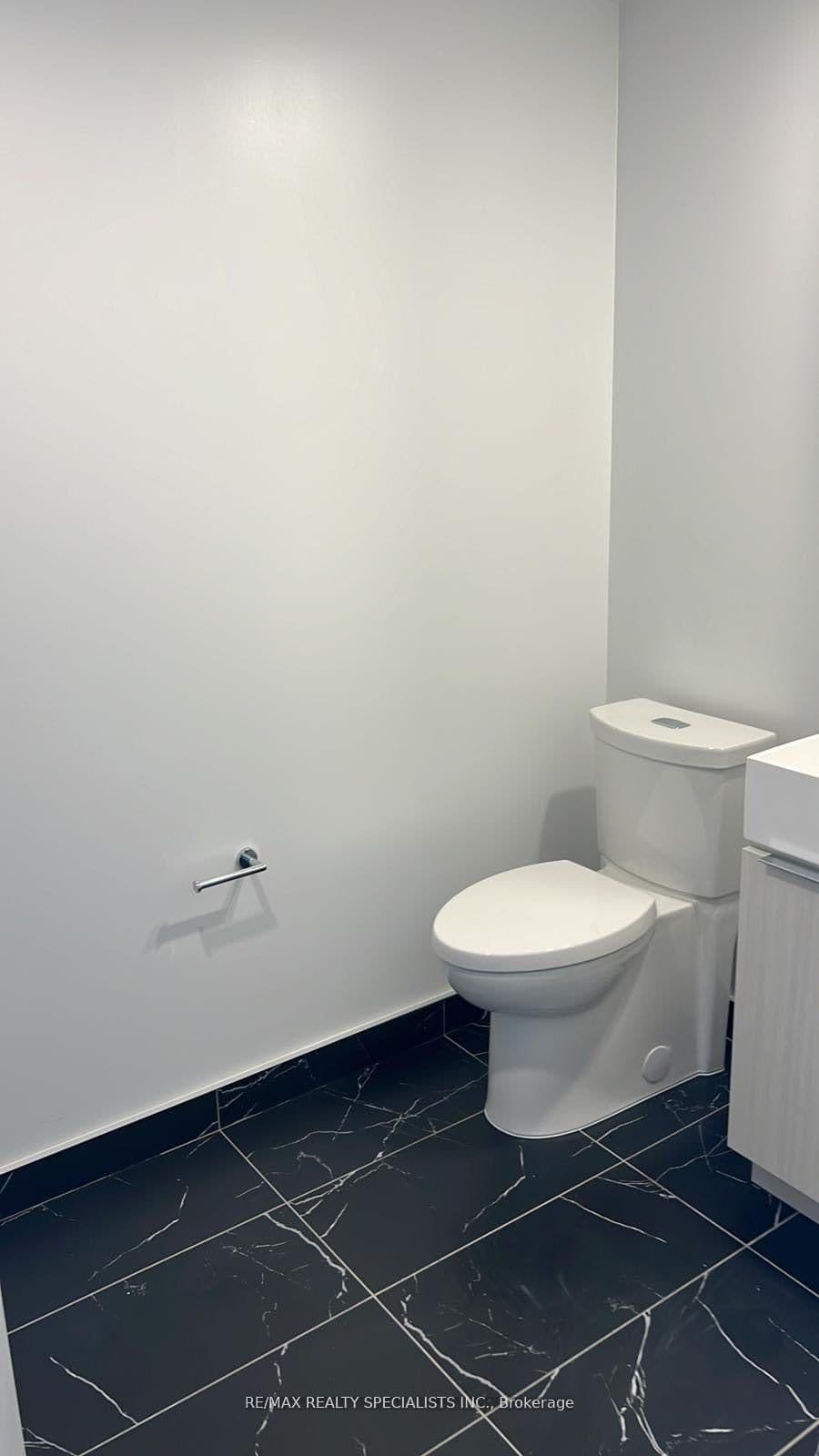 370 Martha Street S, Unit 1206 thumbnail 3