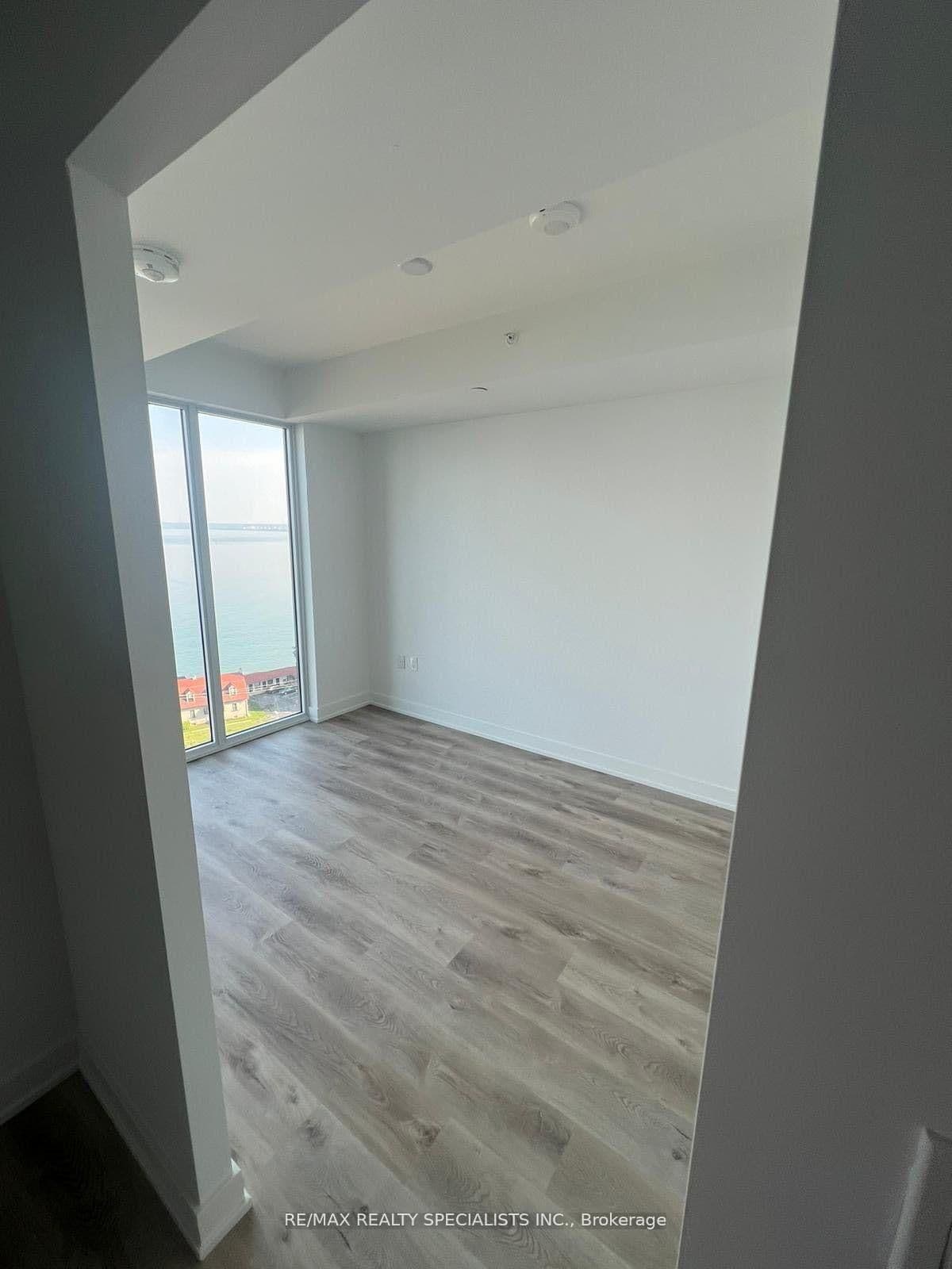 370 Martha Street S, Unit 1206 thumbnail 8