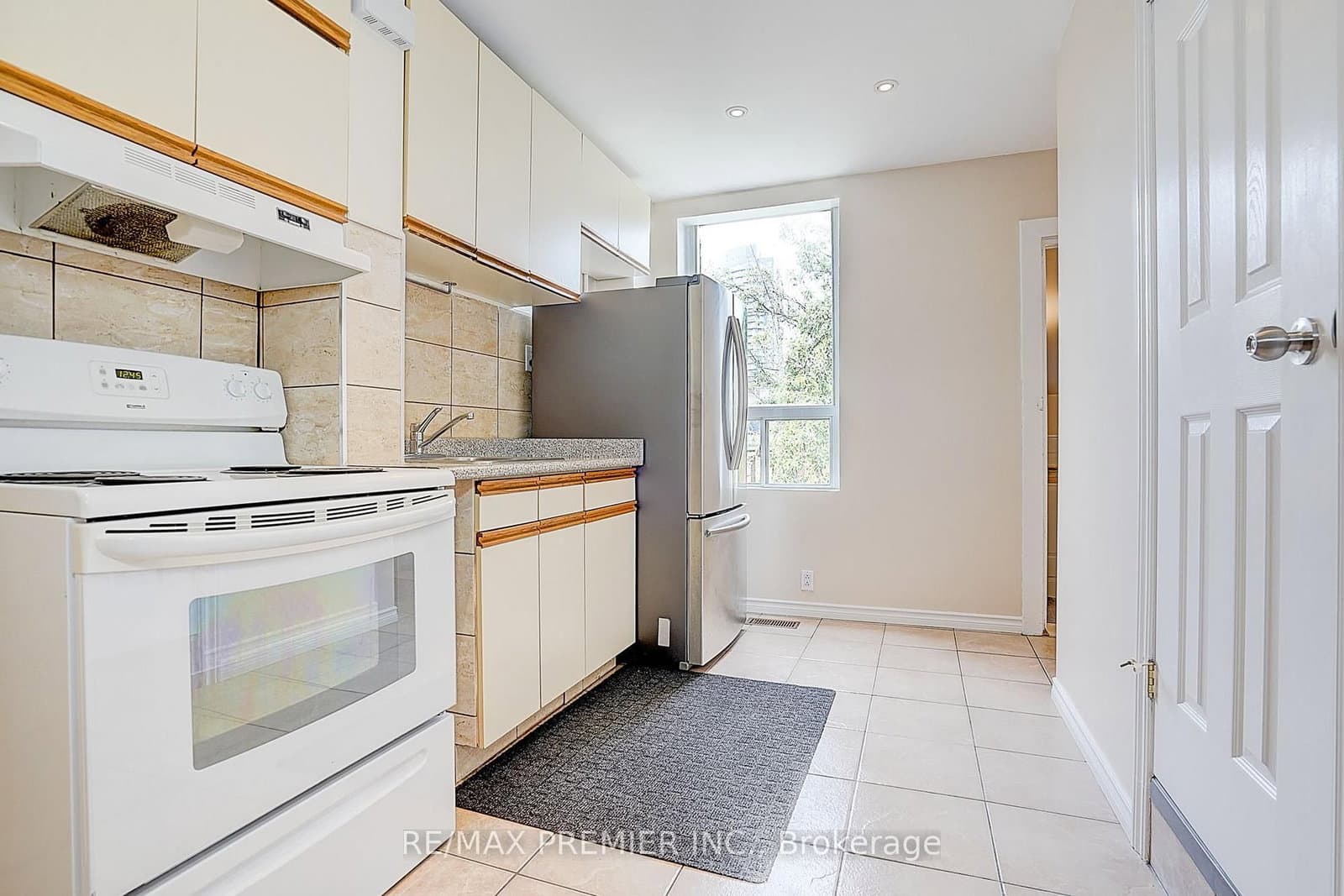 72 Symington Avenue thumbnail 28