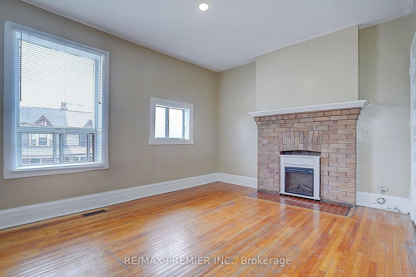 72 Symington Avenue thumbnail 36