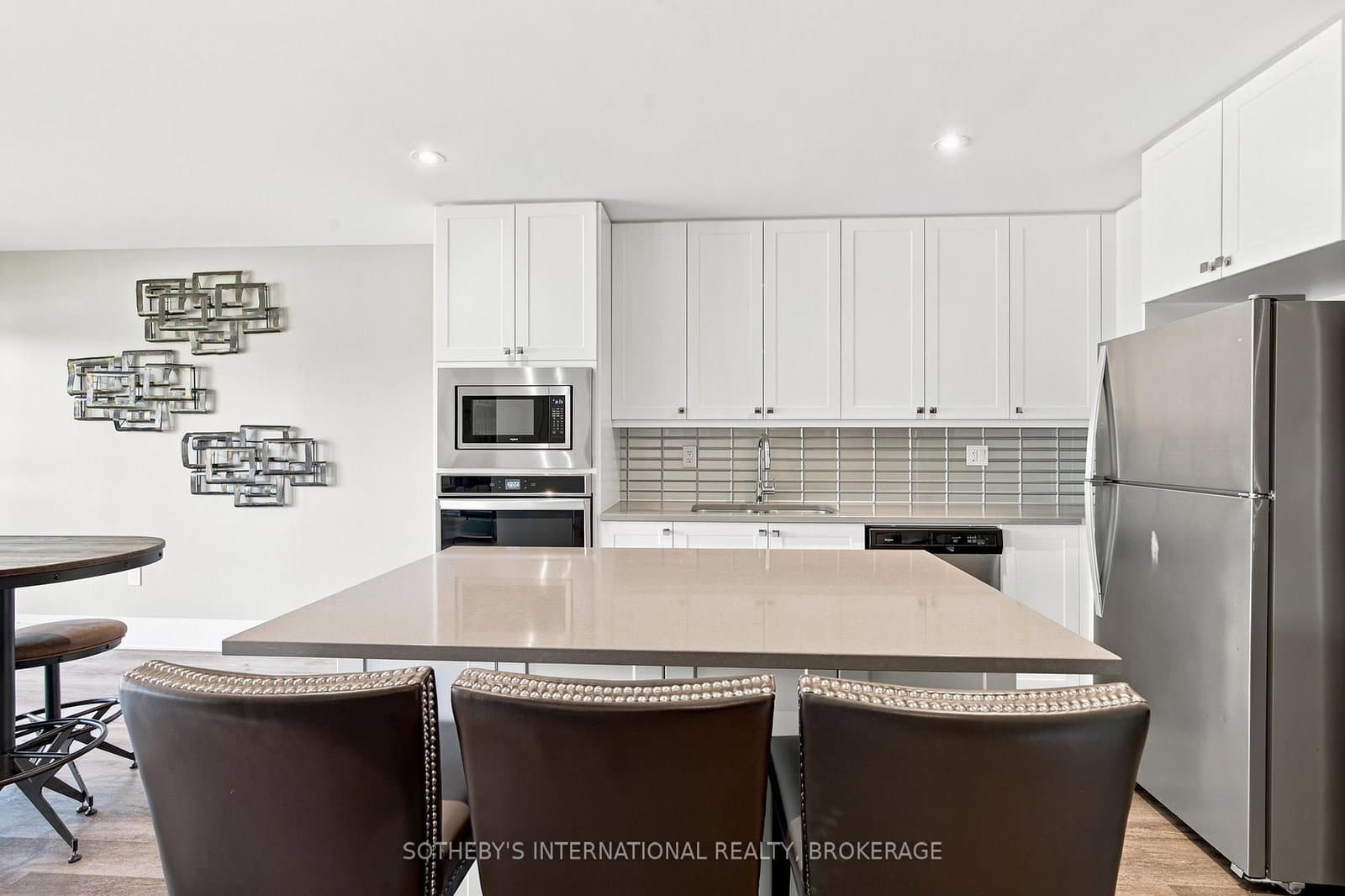 610 Farmstead Drive, Unit 126 thumbnail 31