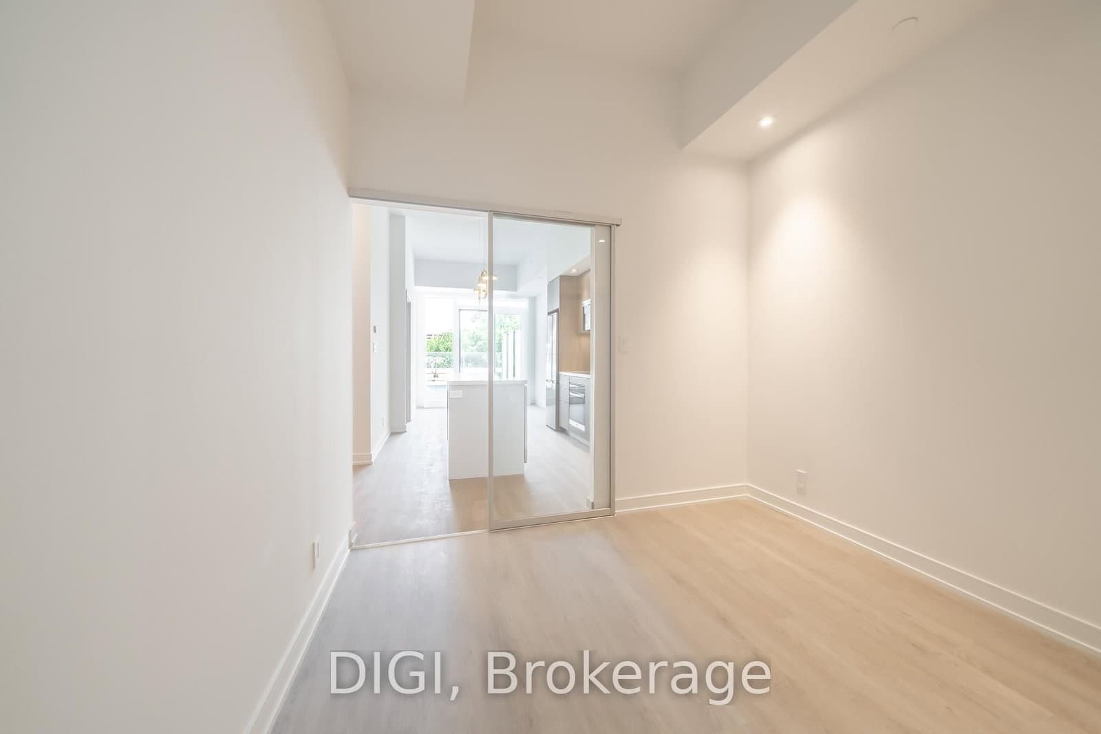 485 Perth Avenue, Unit W426 thumbnail 16