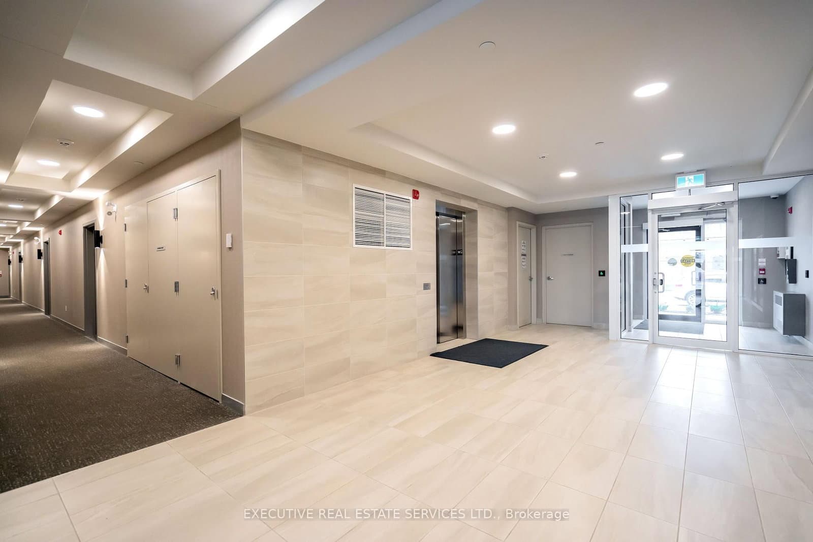 58 Sky Harbour Drive, Unit 402 thumbnail 10