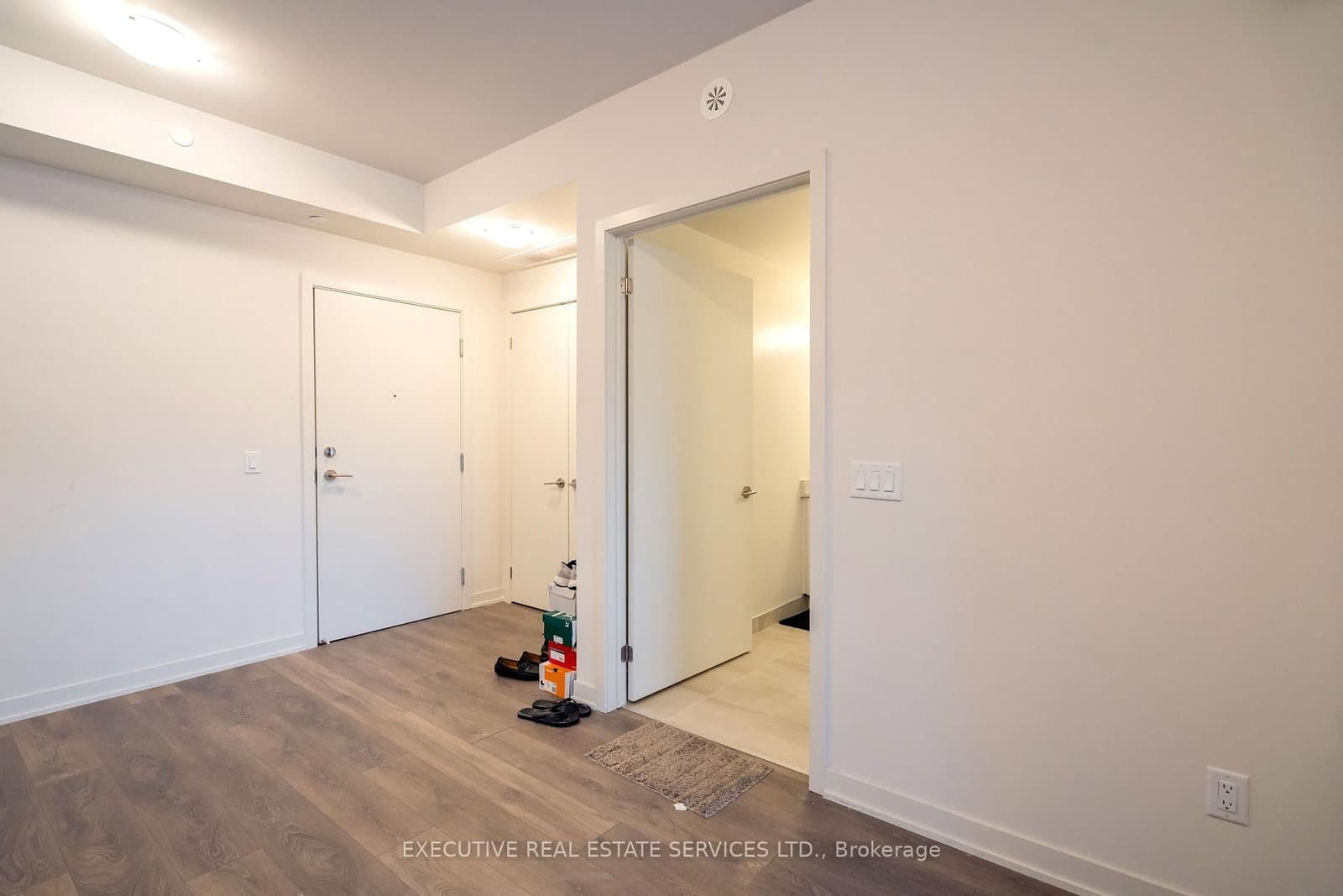 58 Sky Harbour Drive, Unit 402 thumbnail 14