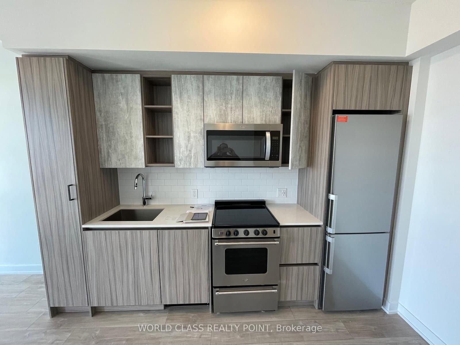 251 Manitoba Street, Unit 1609 thumbnail 3