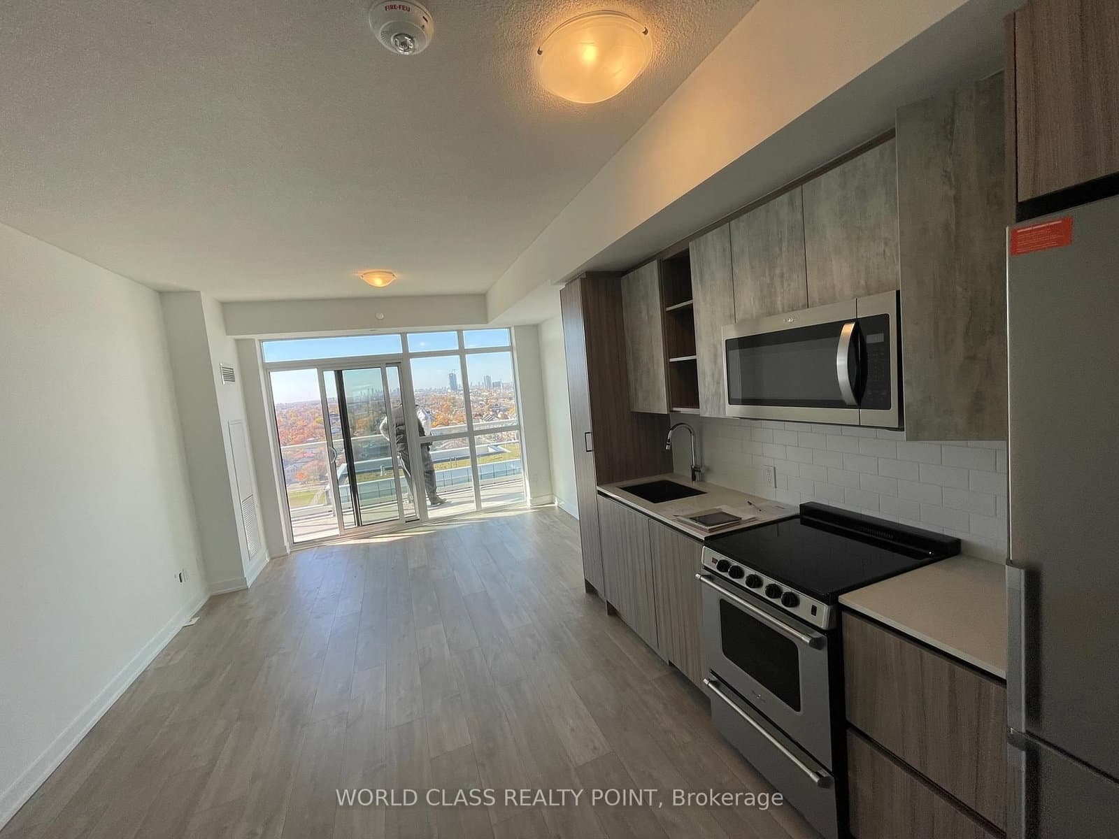 251 Manitoba Street, Unit 1609 thumbnail 4