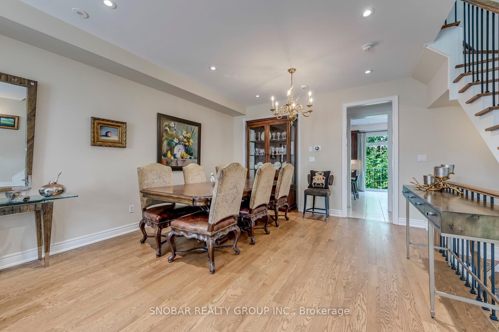 208 La Rose Avenue, Unit 9 thumbnail 8
