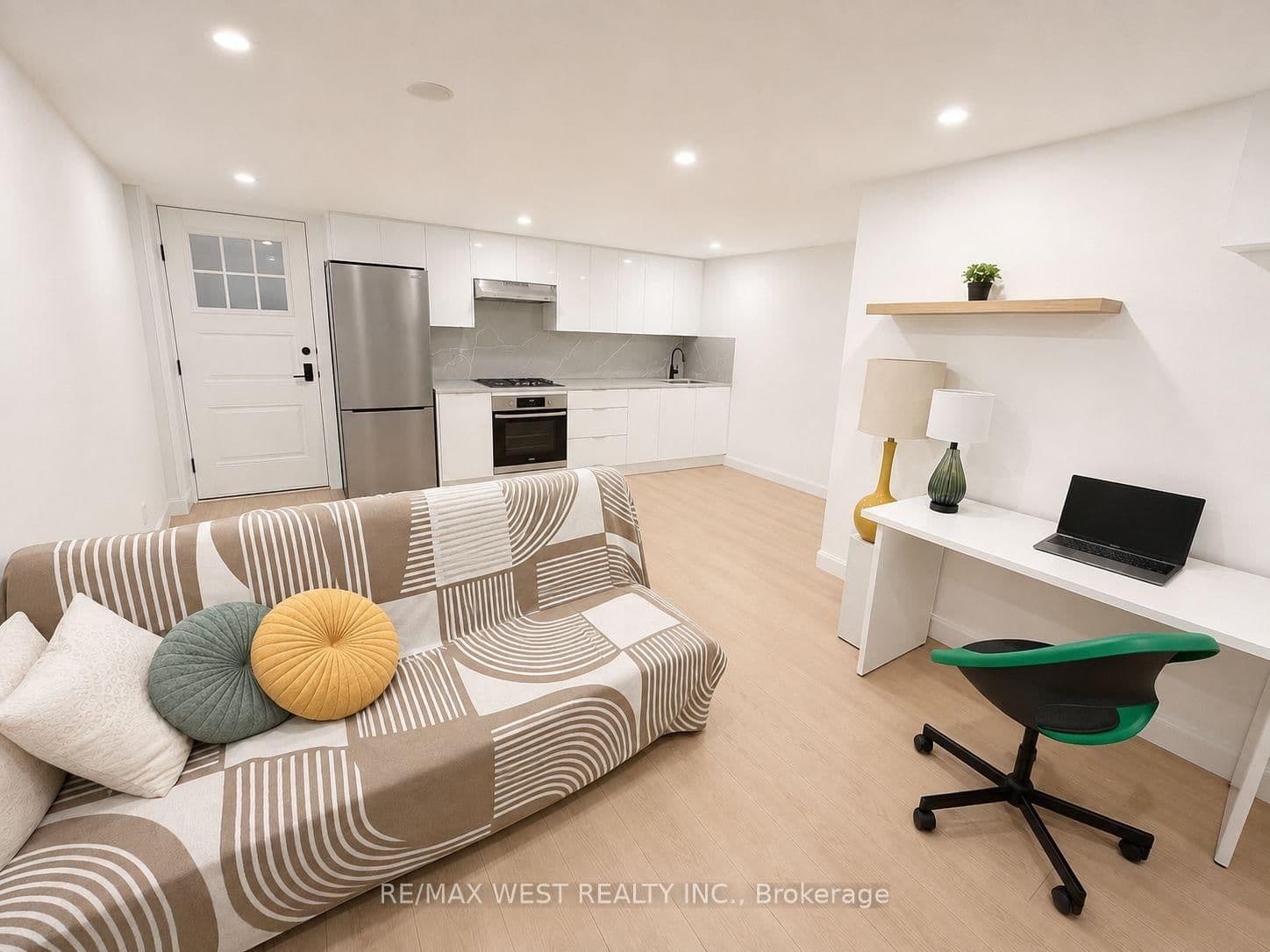 202 Perth Avenue, Unit 5 thumbnail 2