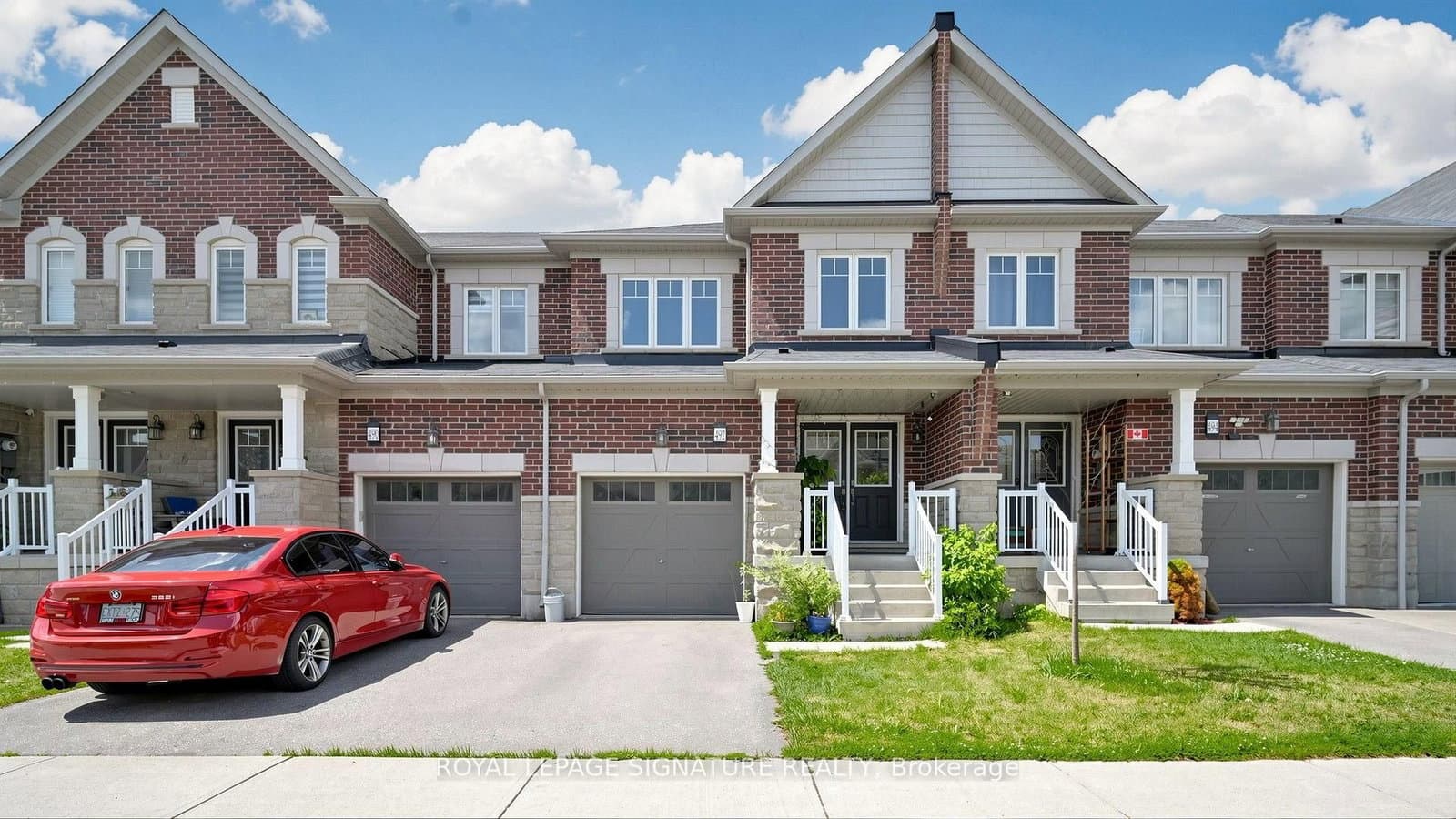 492 Queen Mary Drive thumbnail 3