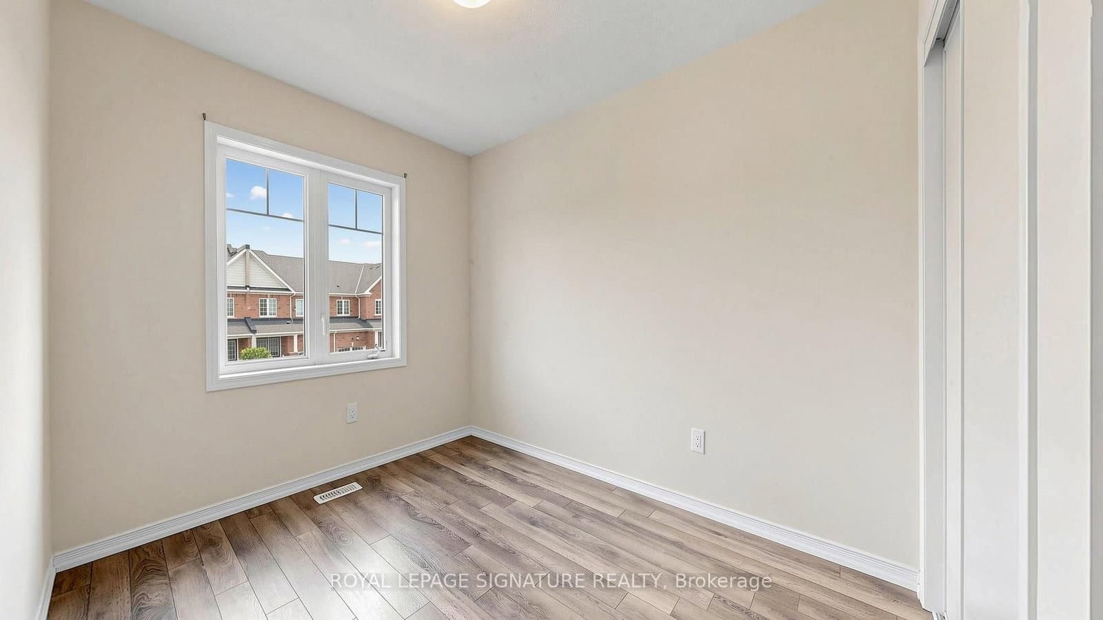 492 Queen Mary Drive thumbnail 38