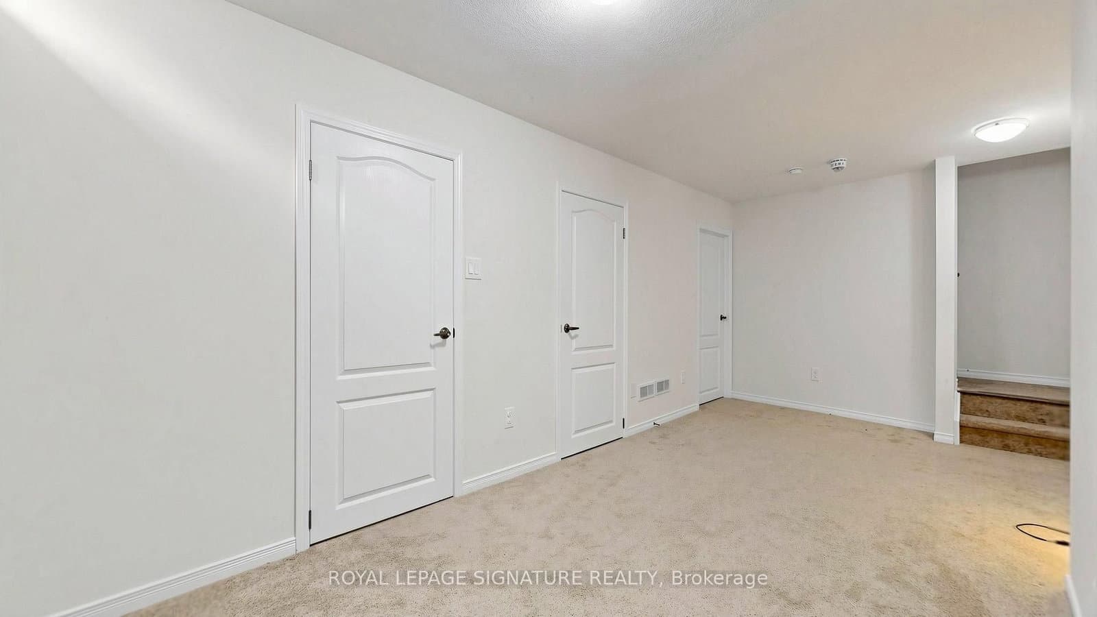 492 Queen Mary Drive thumbnail 43