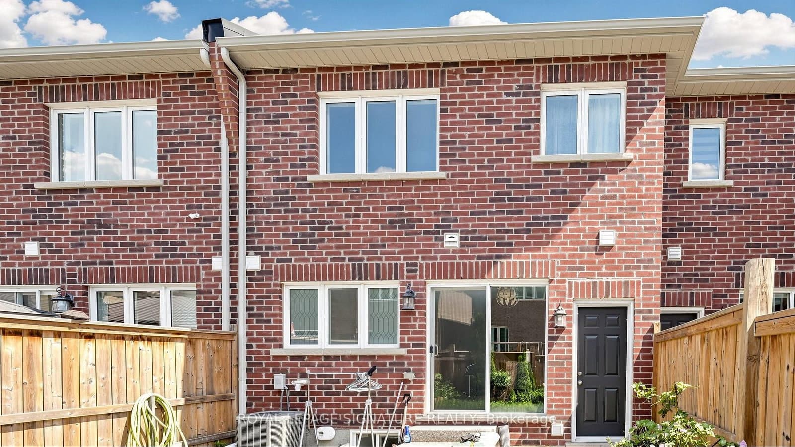 492 Queen Mary Drive thumbnail 47
