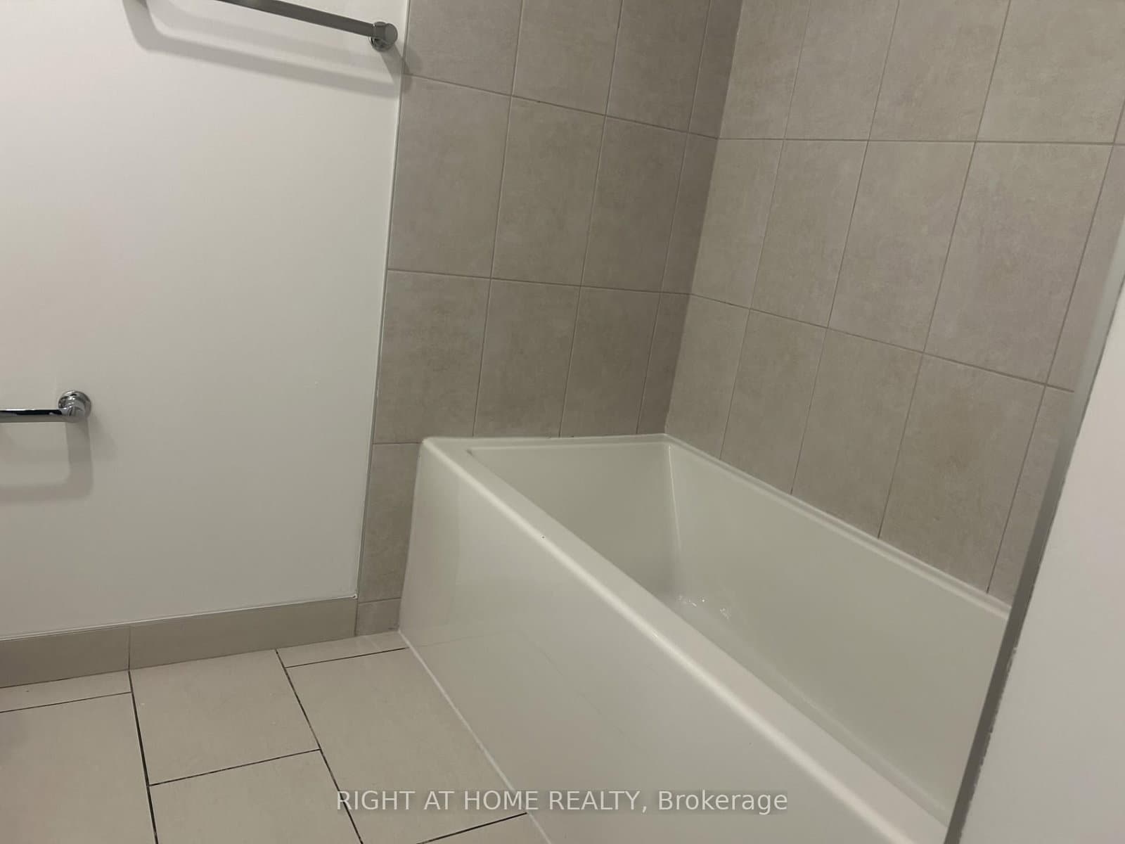 1195 The Queensway, Unit 704 thumbnail 15