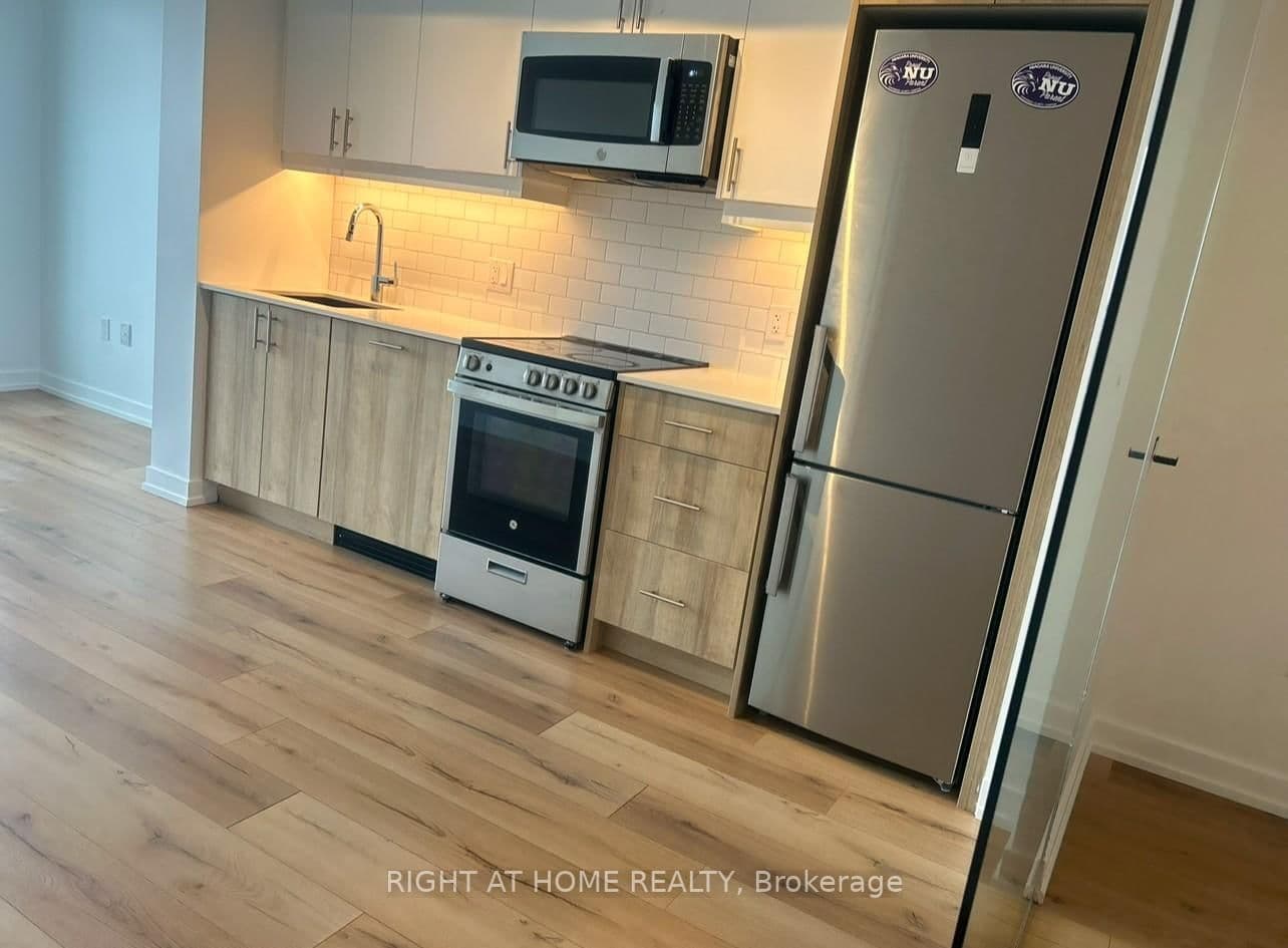 1195 The Queensway, Unit 704 thumbnail 5