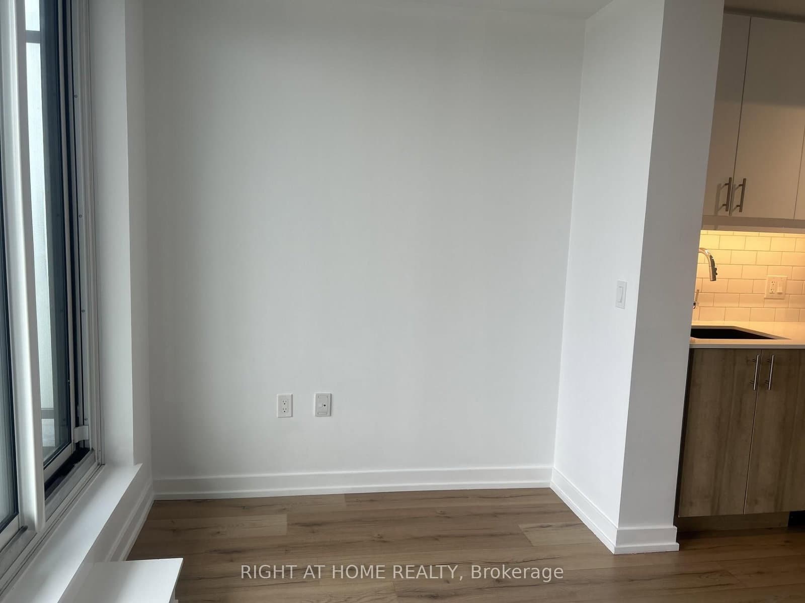 1195 The Queensway, Unit 704 thumbnail 9