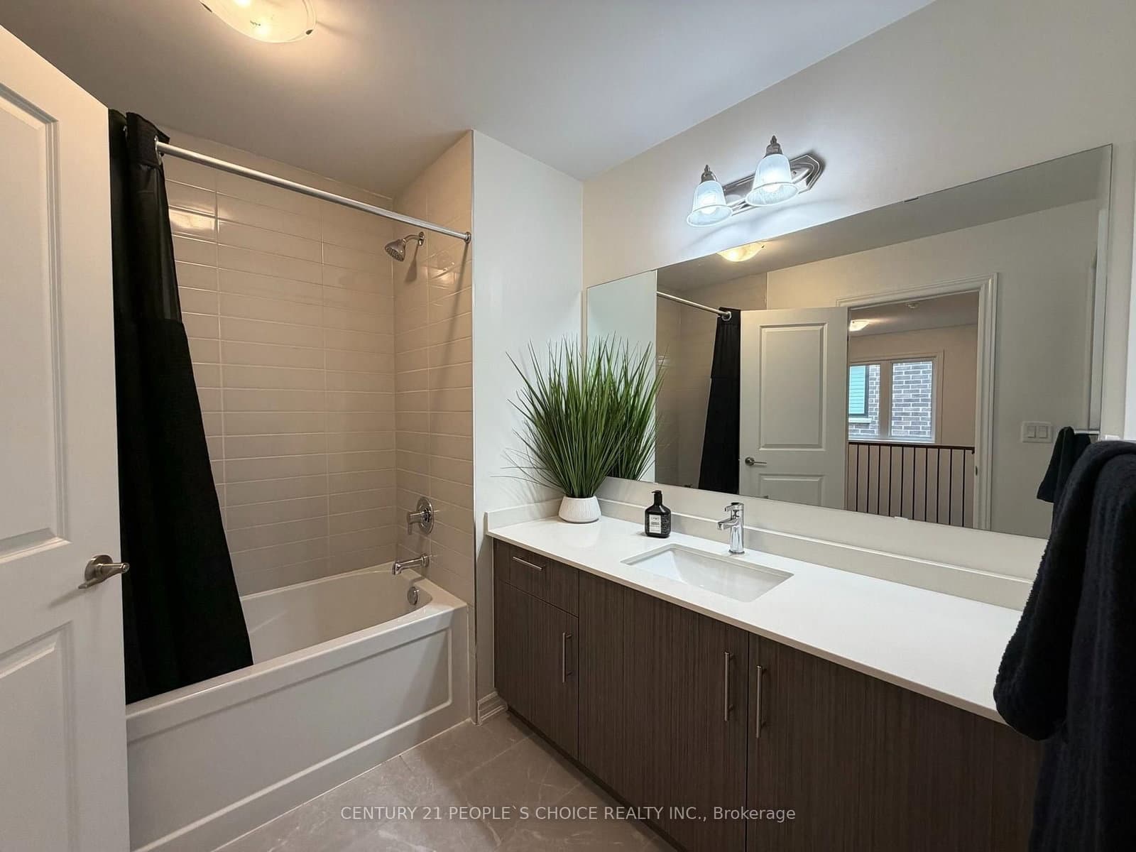 487 Bergamot Avenue thumbnail 17