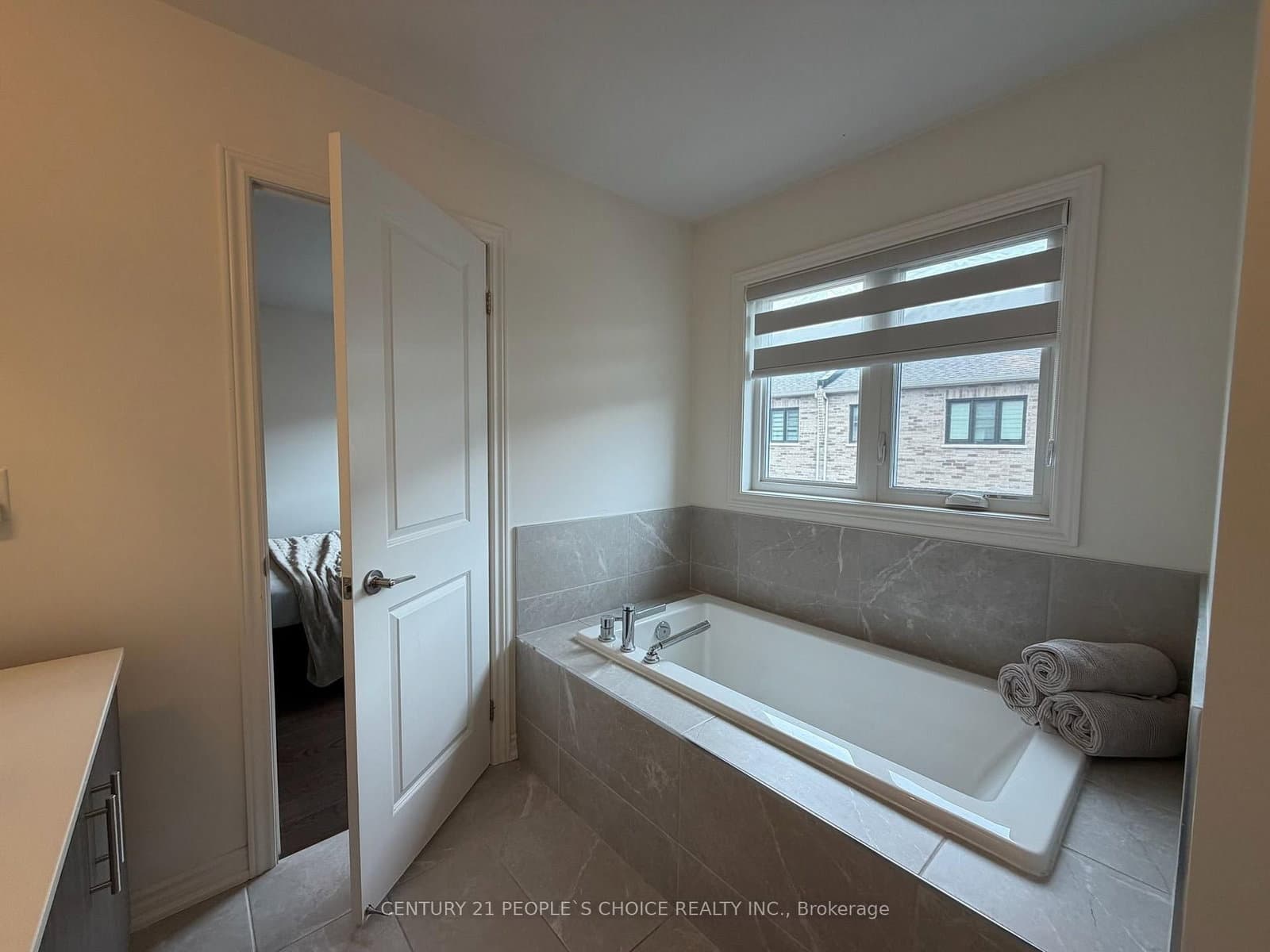 487 Bergamot Avenue thumbnail 21