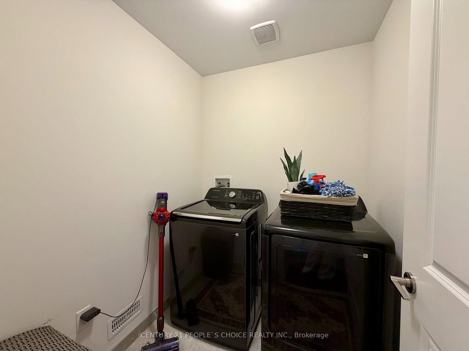 487 Bergamot Avenue thumbnail 22