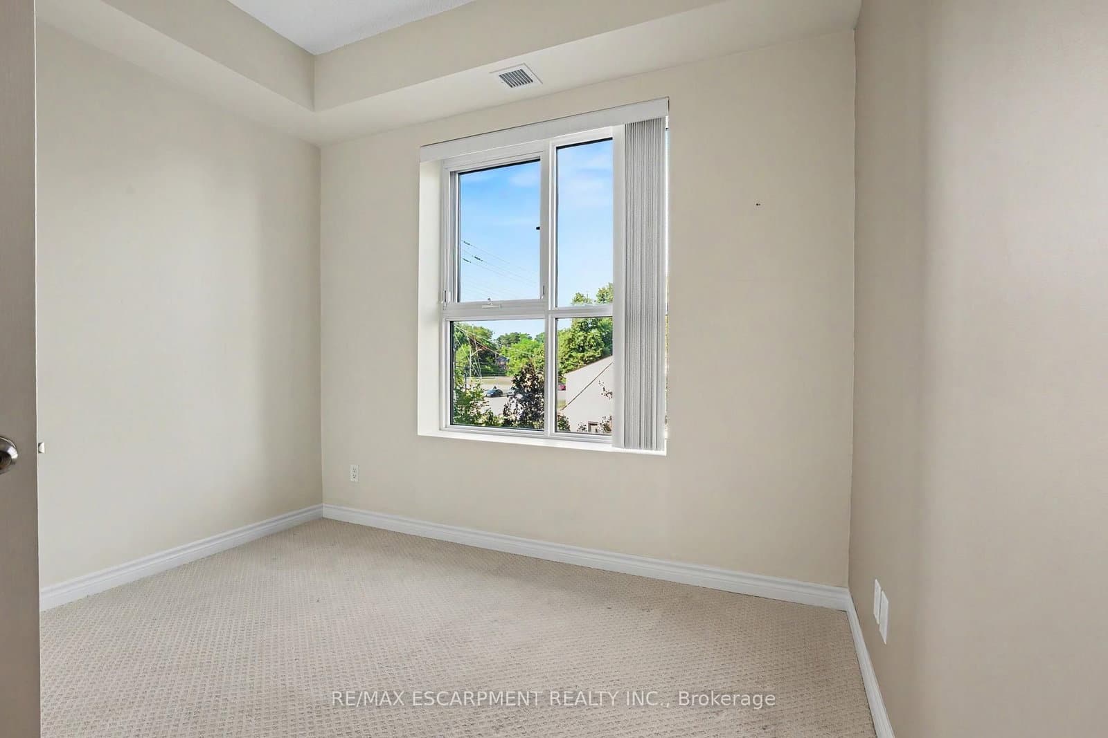 34 Plains Road E, Unit 206 thumbnail 17