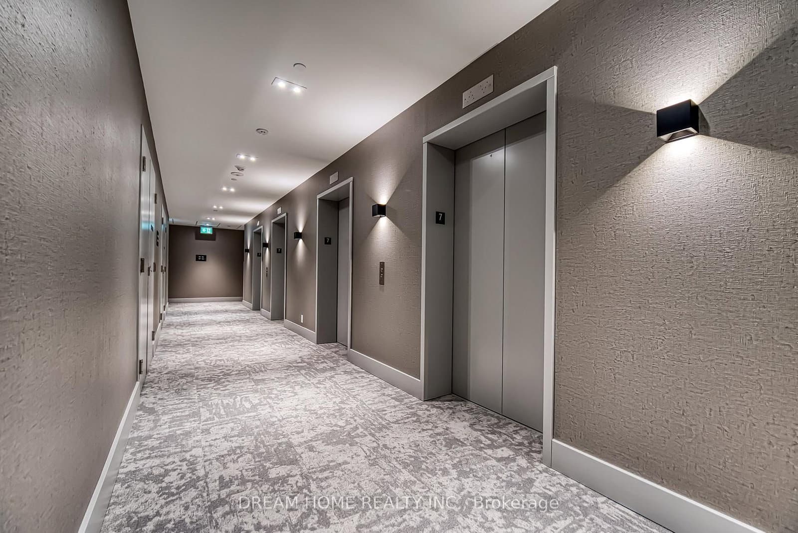 285 Dufferin Street, Unit 705 thumbnail 3