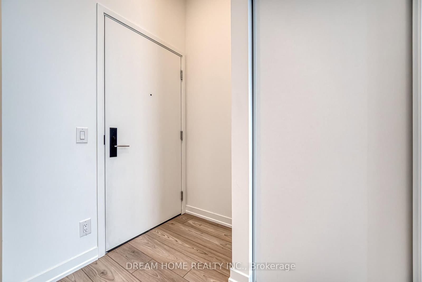 285 Dufferin Street, Unit 705 thumbnail 4
