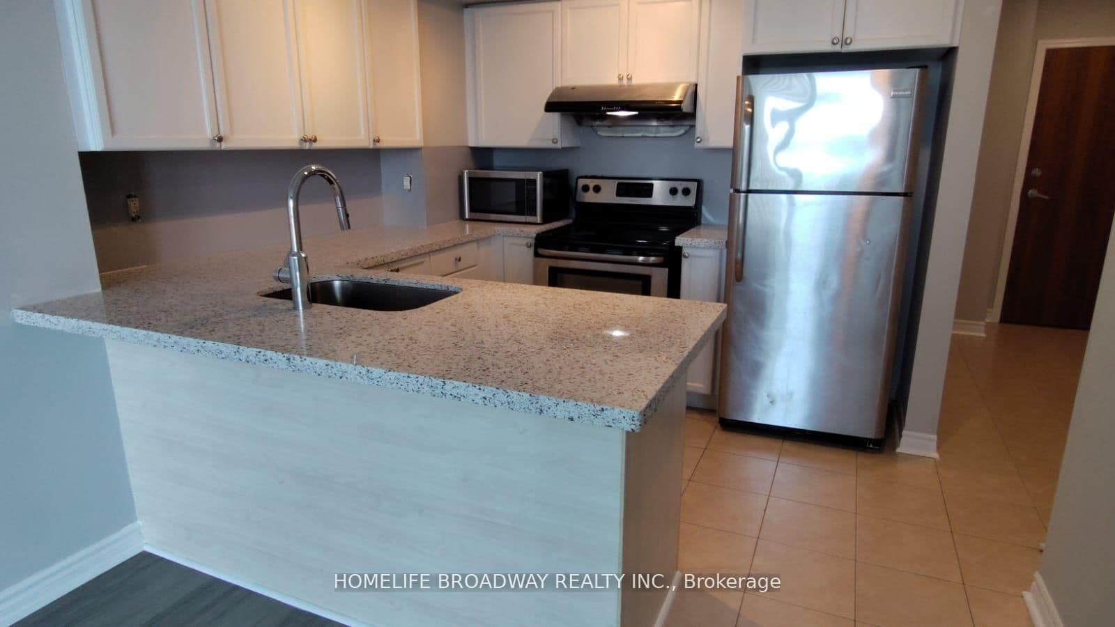33 Elm Drive W, Unit 1802 thumbnail 2