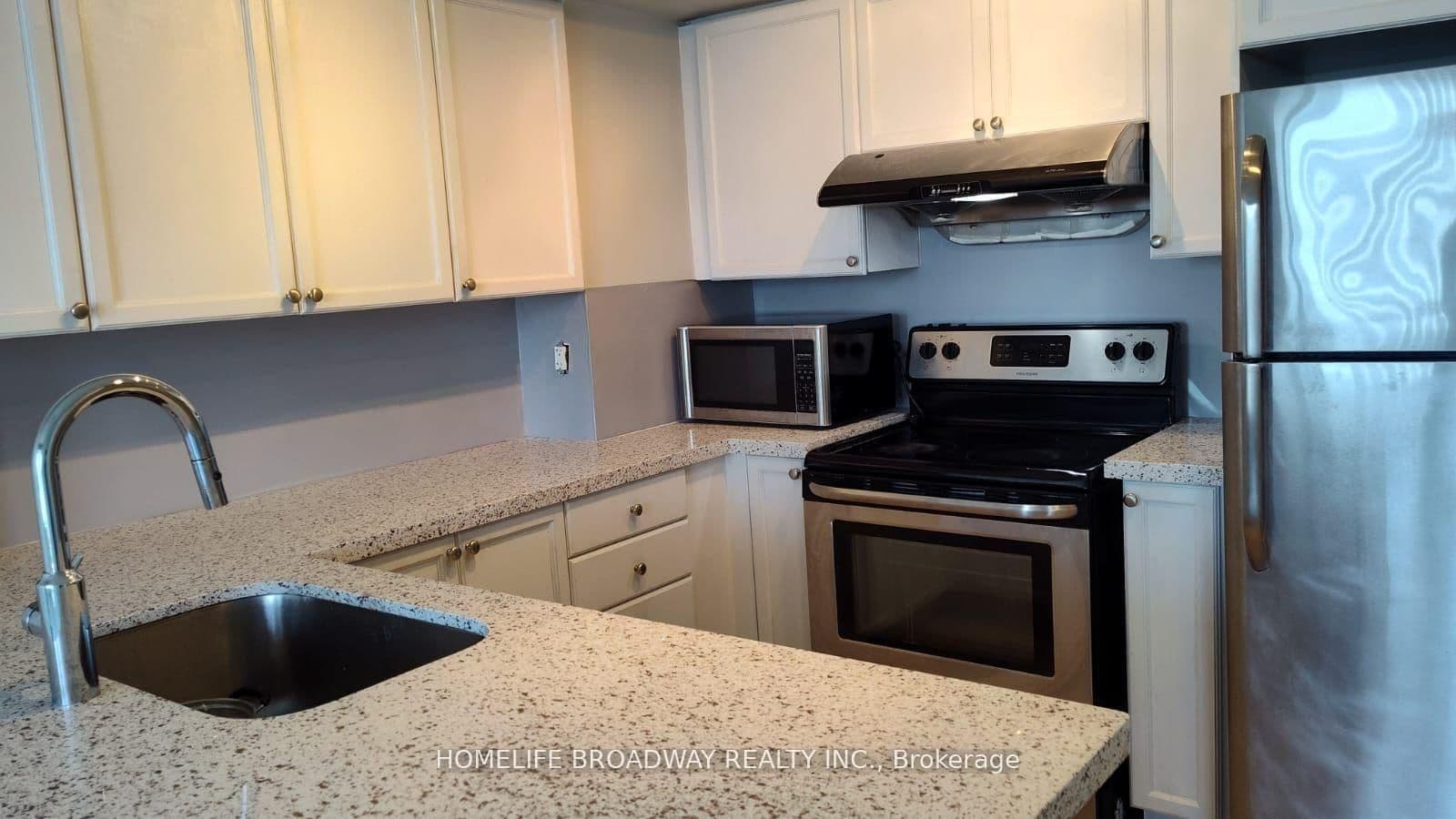 33 Elm Drive W, Unit 1802 thumbnail 3