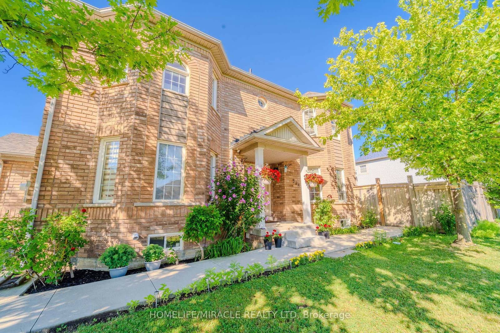 324 Edenbrook Hill Drive thumbnail 3