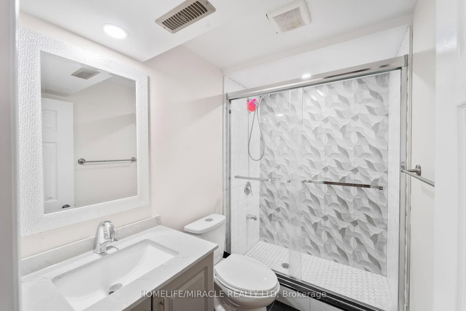 324 Edenbrook Hill Drive thumbnail 31