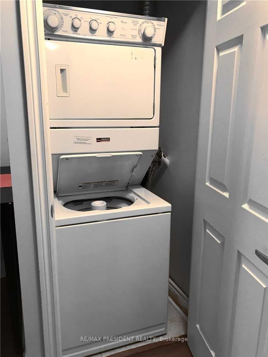 3880 Duke Of York Boulevard, Unit 608 thumbnail 11