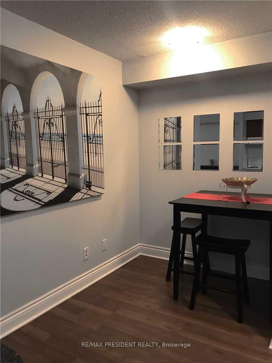 3880 Duke Of York Boulevard, Unit 608 thumbnail 3