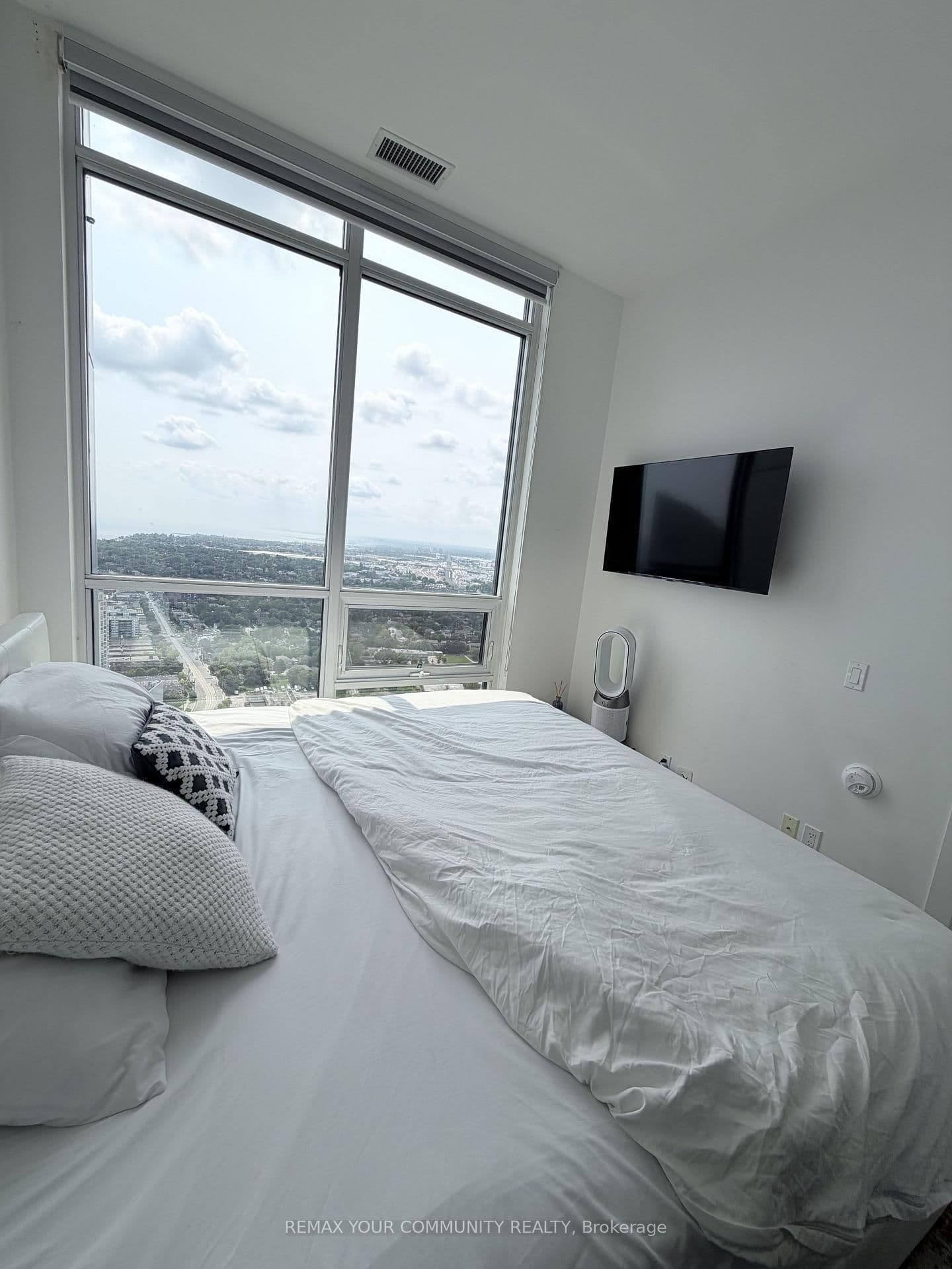 2220 Lakeshore Boulevard, Unit PH2 thumbnail 10
