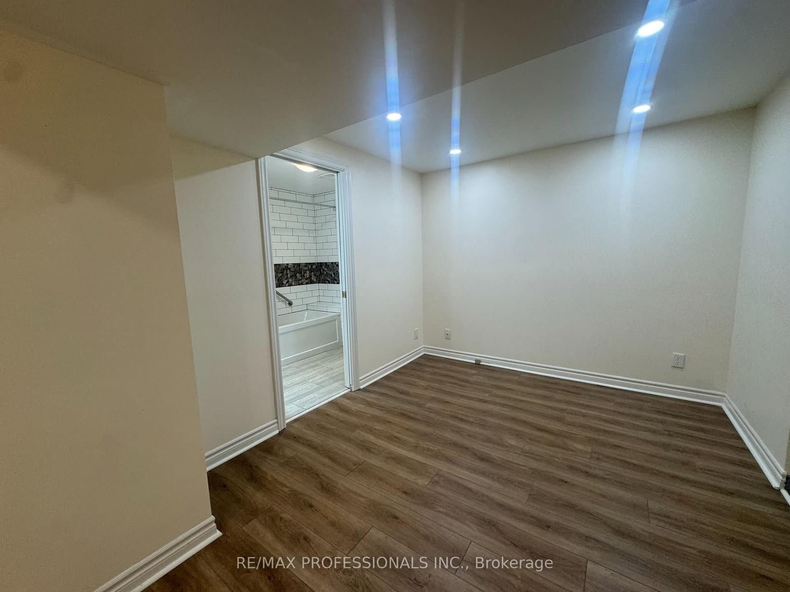 102 Paulart Drive, Unit BSMT thumbnail 9
