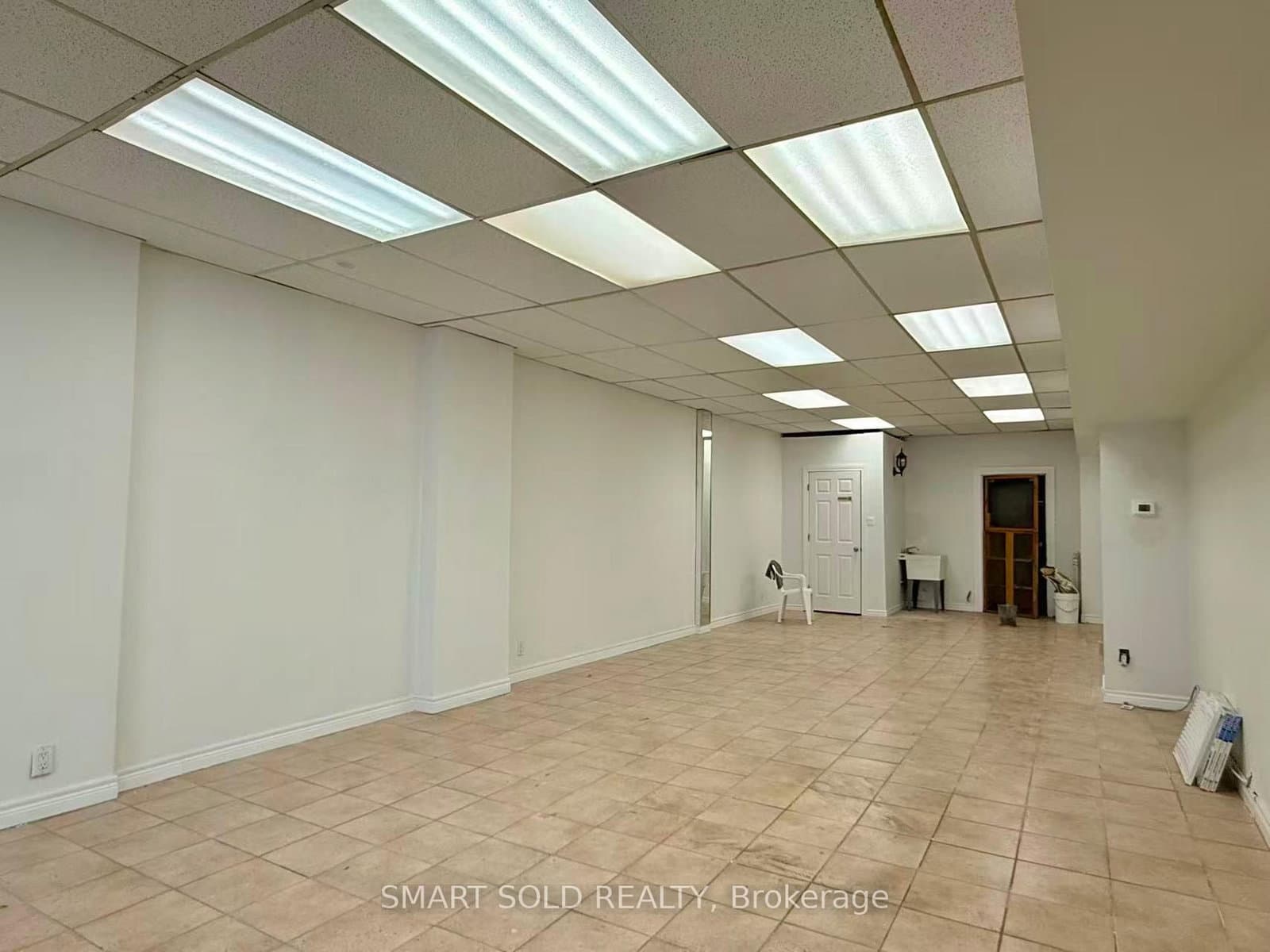 1590 Eglinton Avenue W, Unit Main Flr + Bsmt thumbnail 3