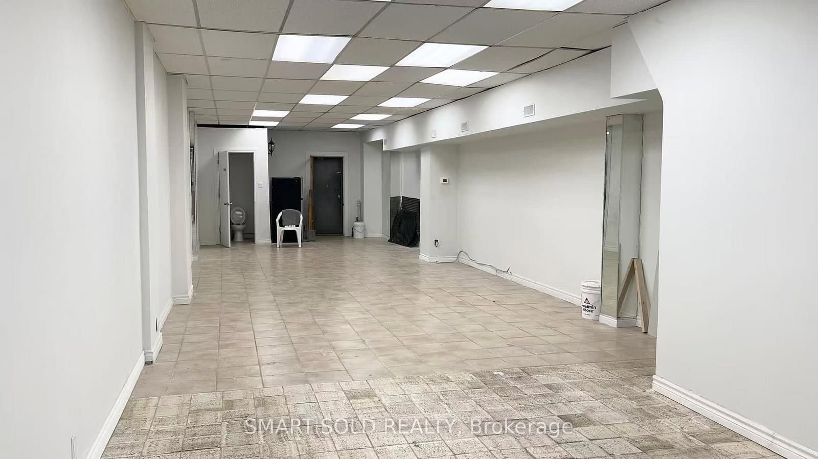 1590 Eglinton Avenue W, Unit Main Flr + Bsmt thumbnail 5