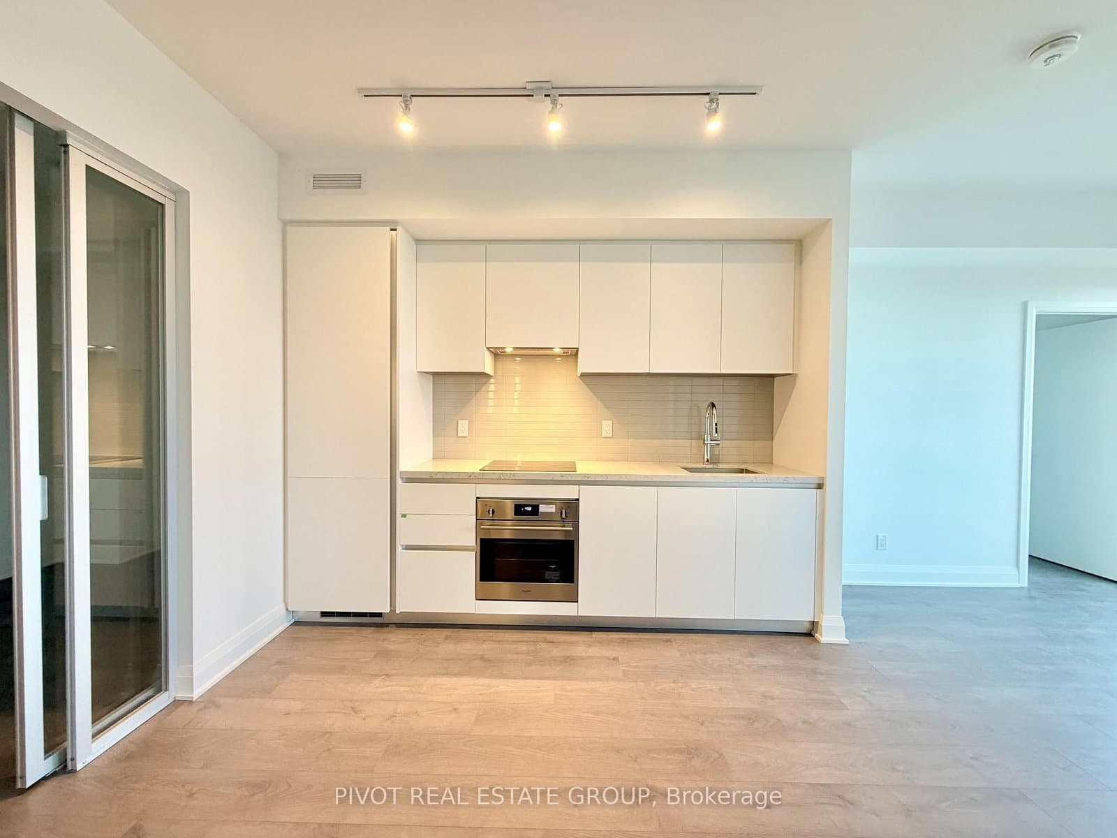 2 Erskine Road, Unit 3403 thumbnail 10