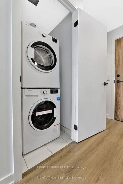 10 LAGERFELD Drive, Unit 401 thumbnail 14
