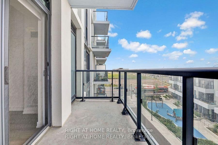10 LAGERFELD Drive, Unit 401 thumbnail 33