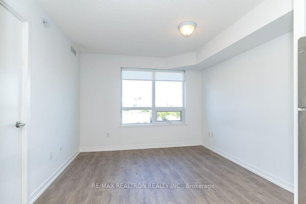 1420 Dupont Street, Unit 811 thumbnail 18