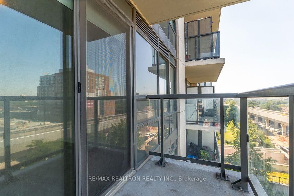 1420 Dupont Street, Unit 811 thumbnail 25