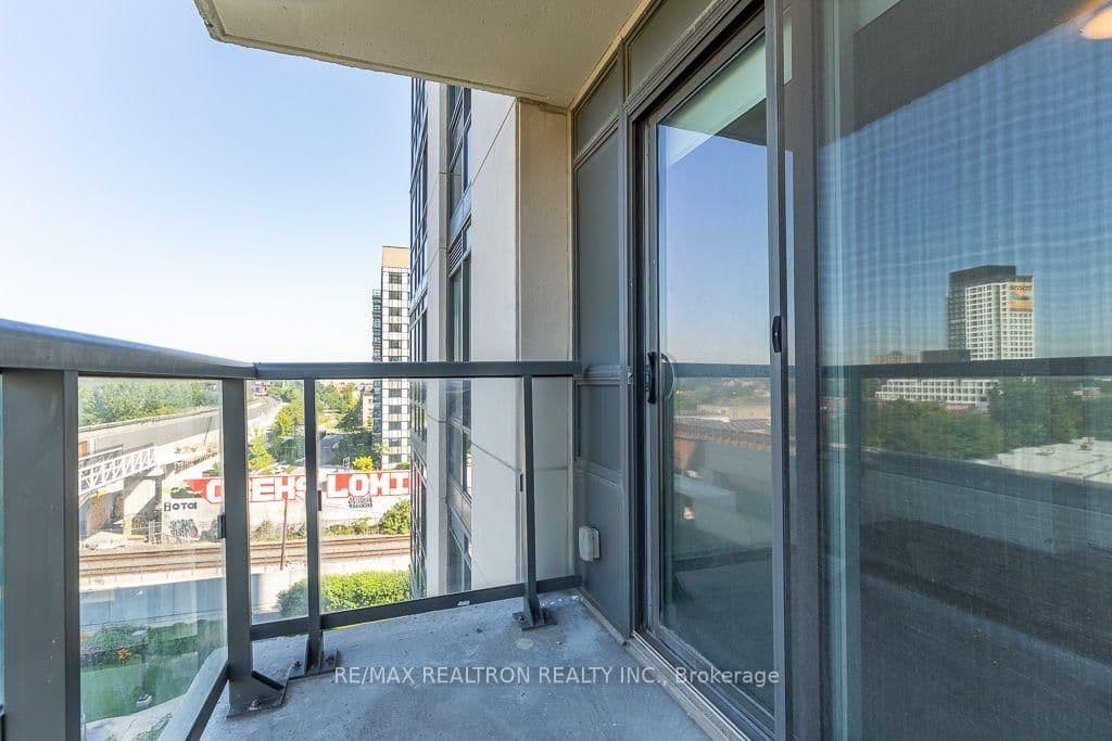 1420 Dupont Street, Unit 811 thumbnail 26