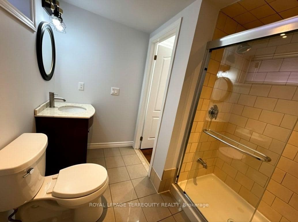 896 Fourth Street, Unit Lower thumbnail 23