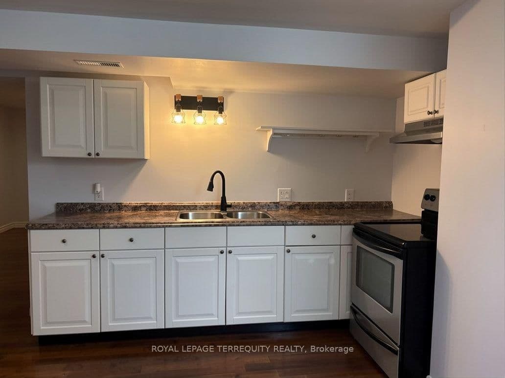 896 Fourth Street, Unit Lower thumbnail 5