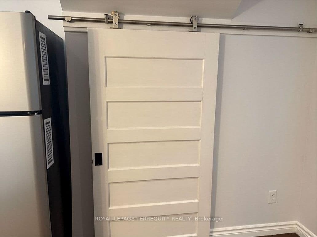 896 Fourth Street, Unit Lower thumbnail 8