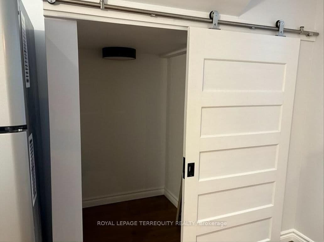 896 Fourth Street, Unit Lower thumbnail 9