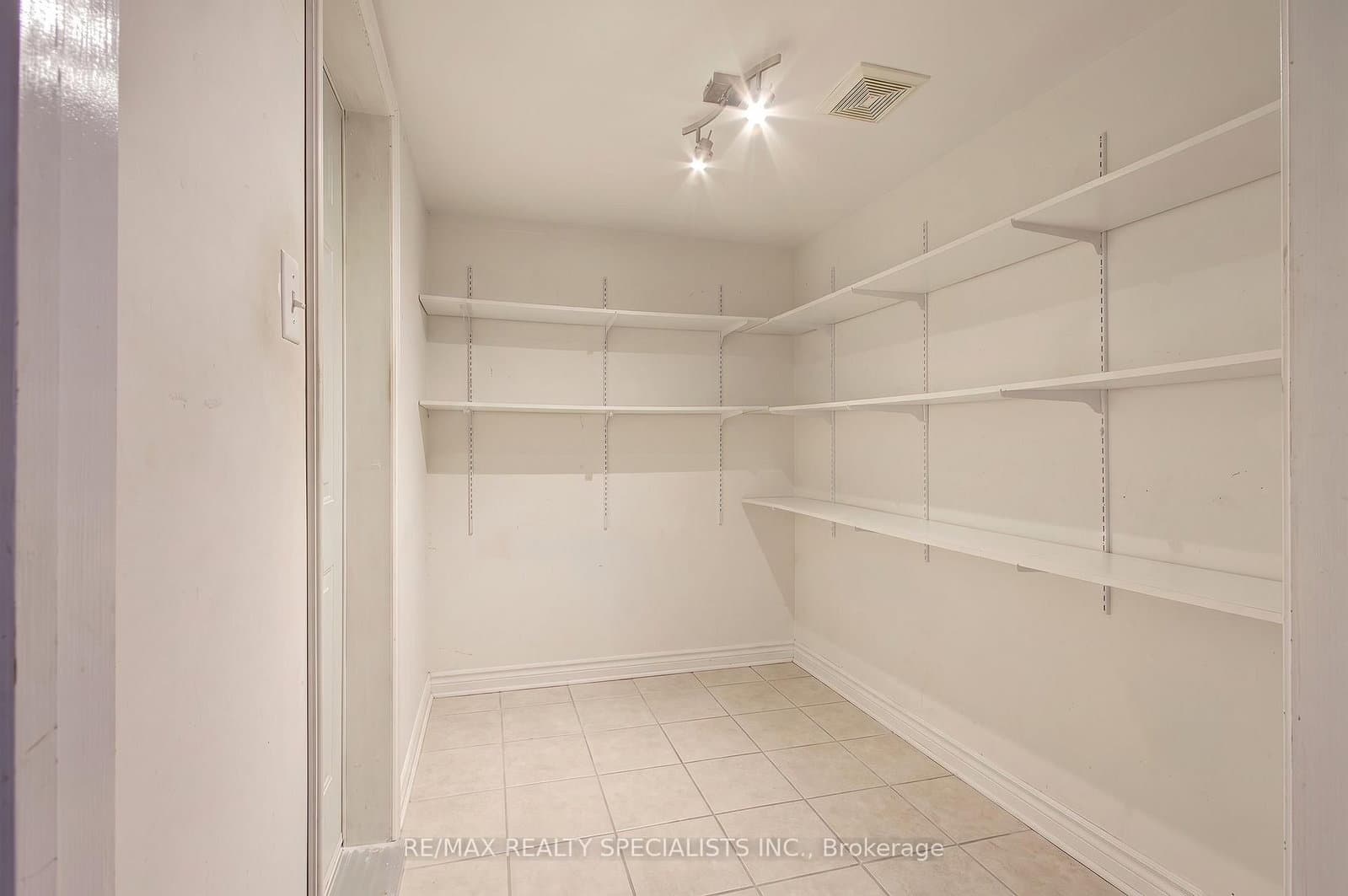 6629 Blackheath Ridge thumbnail 9