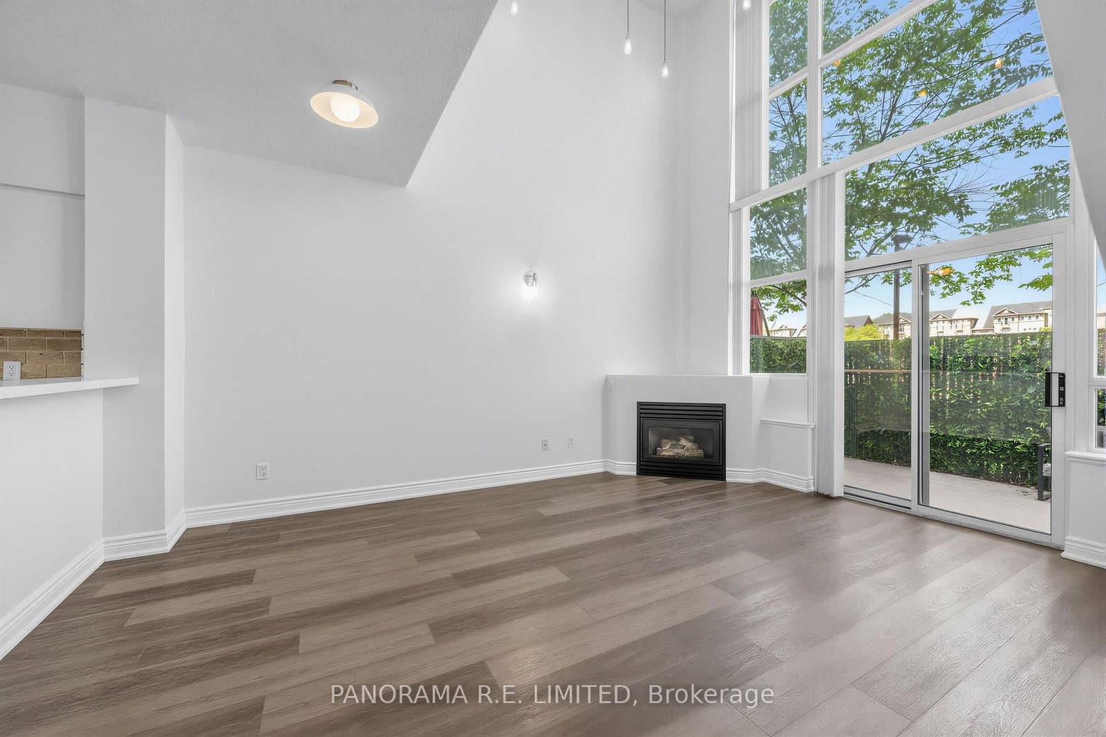 200 Manitoba Street, Unit 122 thumbnail 3