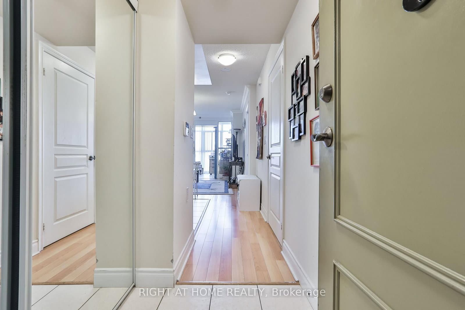 3 Marine Parade Drive, Unit 707 thumbnail 2