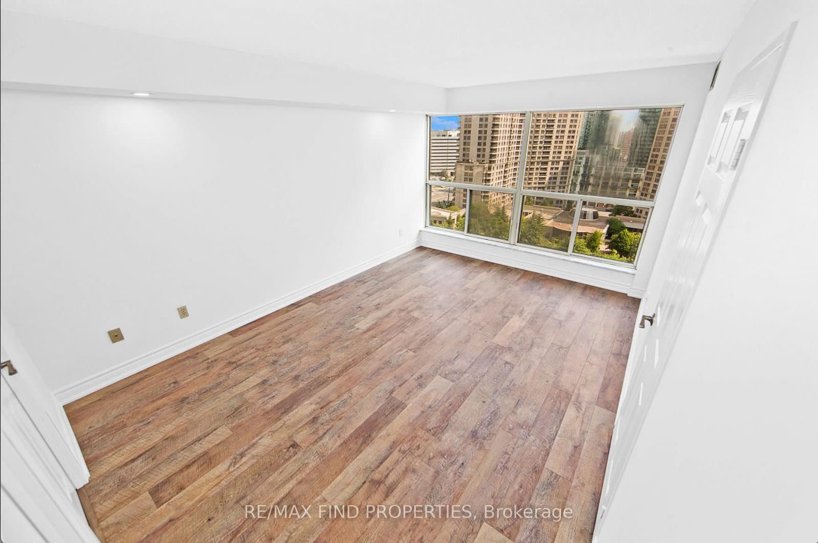 335 Webb Drive, Unit 1907 thumbnail 5